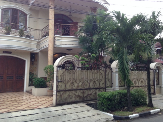 RUMAH LUAS DAN NYAMAN DI CAMAR BINTARO JAYA SEKTOR 3
