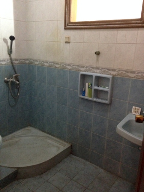 RUMAH LUAS DAN NYAMAN DI CAMAR BINTARO JAYA SEKTOR 3