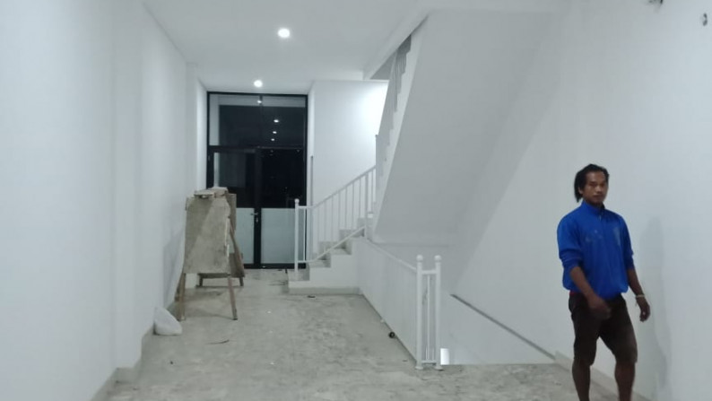 DIJUAL MURAH RUKO GANDENG 3 1/2 LANTAI DI JALAN RAYA UTAMA BINTARO SANGAT STRATEGIS COCOK UNTUK CAFE RESTORAN KLINIK KECANTIKAN BANK DLL GRATIS BPHTB