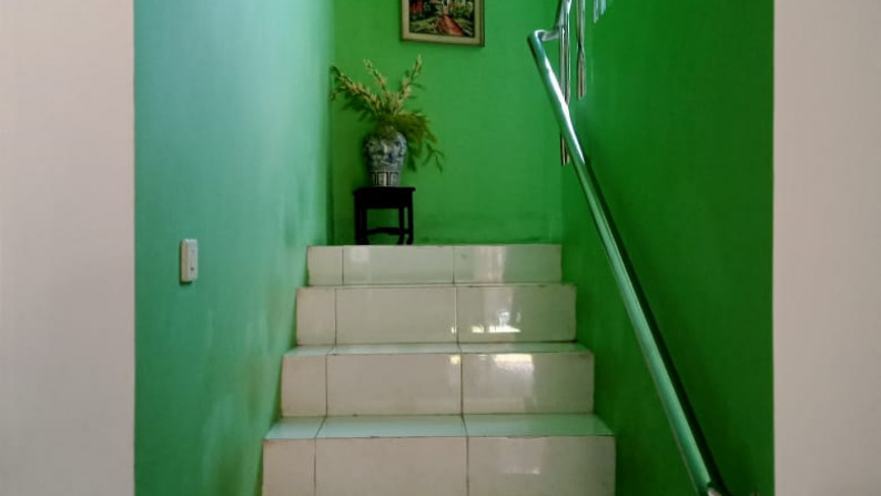 Rumah Siap Huni, Halaman Luas dan Strategis @Jl Tangkas, Petukangan Selatan