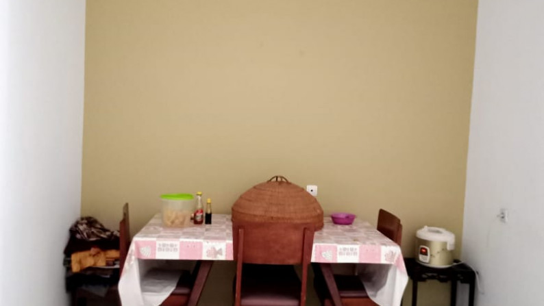 Rumah Siap Huni, Halaman Luas dan Strategis @Jl Tangkas, Petukangan Selatan