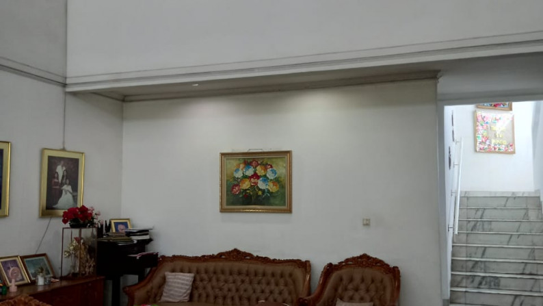 Dijual Rumah daerah Kebon Jeruk Intercon, Jakarta Barat