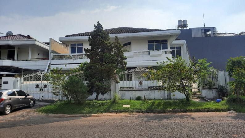 Dijual Rumah daerah Kebon Jeruk Intercon, Jakarta Barat