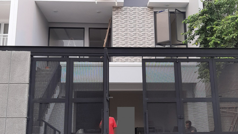 Dijual Rumah Baru di Sunrise