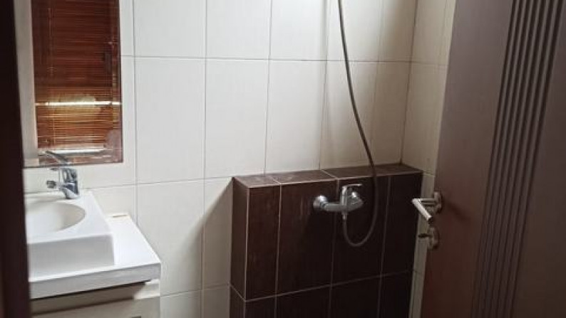 disewa rumah rapih, strategis, murah, siap huni, Green Cove BSD City, tengah kota, pusat bisnis