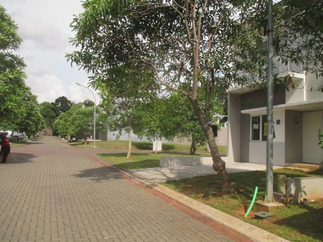 dijual rumah di serpong lagoon cluster aquatic, strategis, murah, siap huni