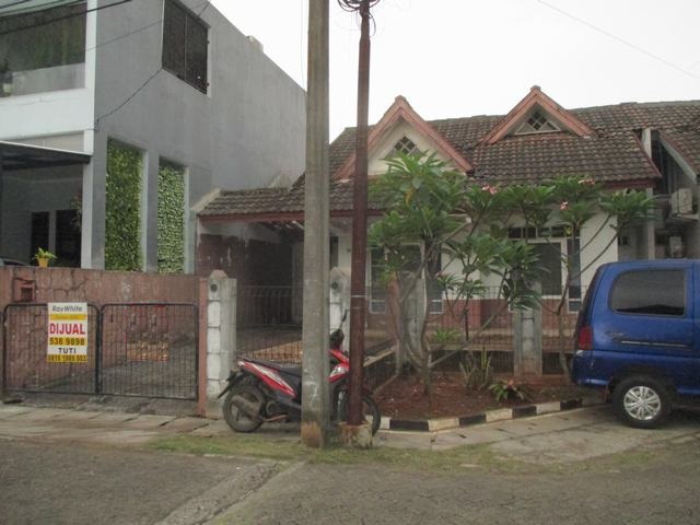 dijual rumah bu banget, tinggal pondasi saja, listrik air dicabut, di griya loka bsd city, hanya dihargai tanah saja