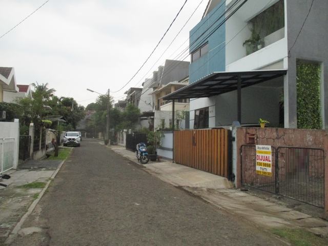 dijual rumah bu banget, tinggal pondasi saja, listrik air dicabut, di griya loka bsd city, hanya dihargai tanah saja