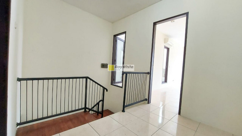 Rumah Siap Huni Lokasi Favorite Dengan Harga Menarik Di Pondok Indah