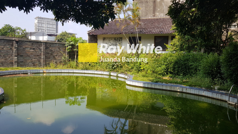 Rumah Antik di Sayap Riau Bandung