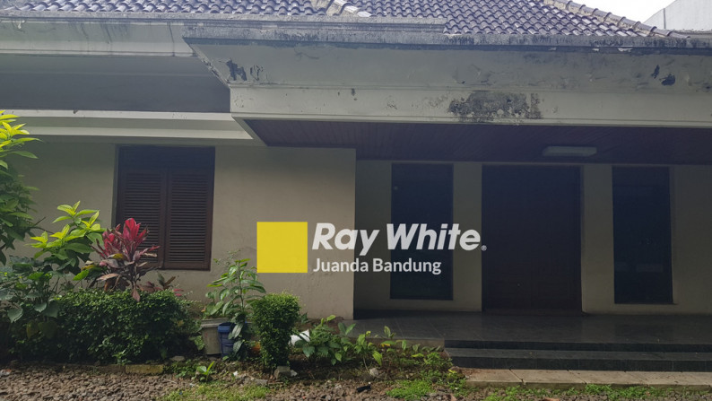 Rumah Antik di Sayap Riau Bandung