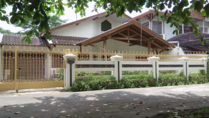 Rumah Unik nan Luas Dekat UGM - Sleman