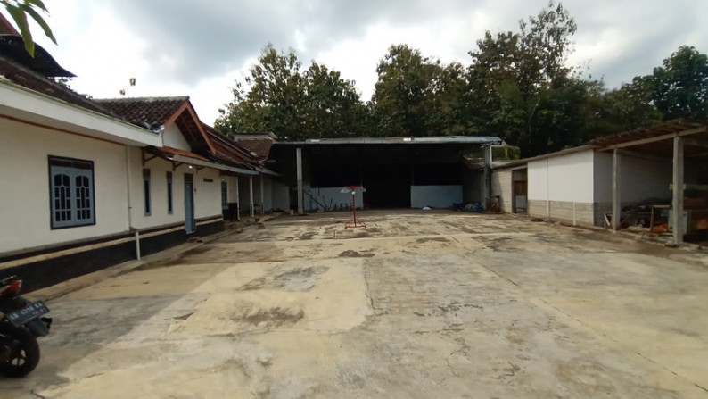 RUMAH DAN GUDANG DI JL WONOSARI - WONOGIRI, SEMANU, GUNUNG KIDUL