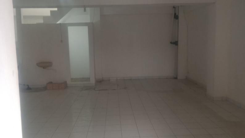 RUKO DILOKASI STRATEGIS UNTUK USAHA, JL MAYJEN SUTOYO, YOGYAKARTA