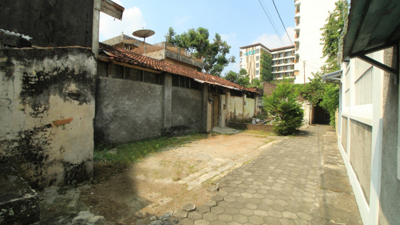 RUMAH DAN TANAH DI TENGAH KOTA YOGYAKARTA, JL DIPONEGORO, YOGYAKARTA