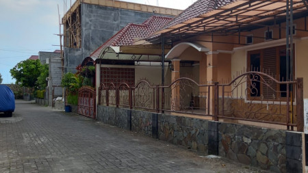rumah dalam perumahan di Banyuraden,  Jl. Godean KM 5 (dalam ring road)