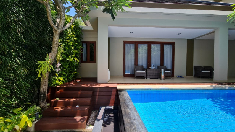 Freehold premiere spacious and luxury villa at tourist area of Senggigi Beach