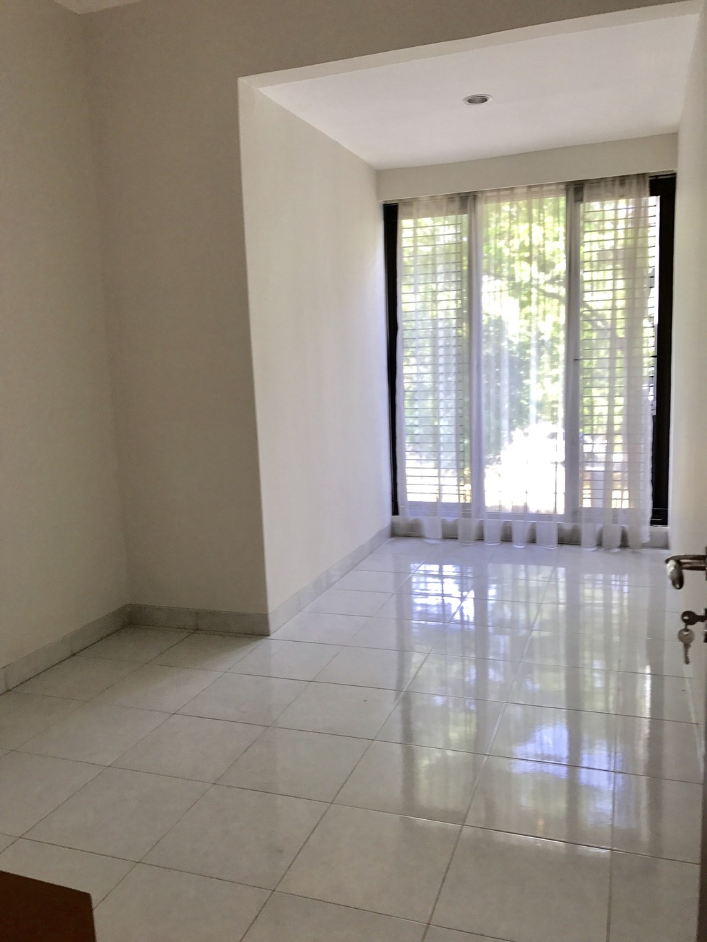 RUMAH MINIMALIS BRAND NEW DI CLUSTER EMERALD BINTARO JAYA #ANN