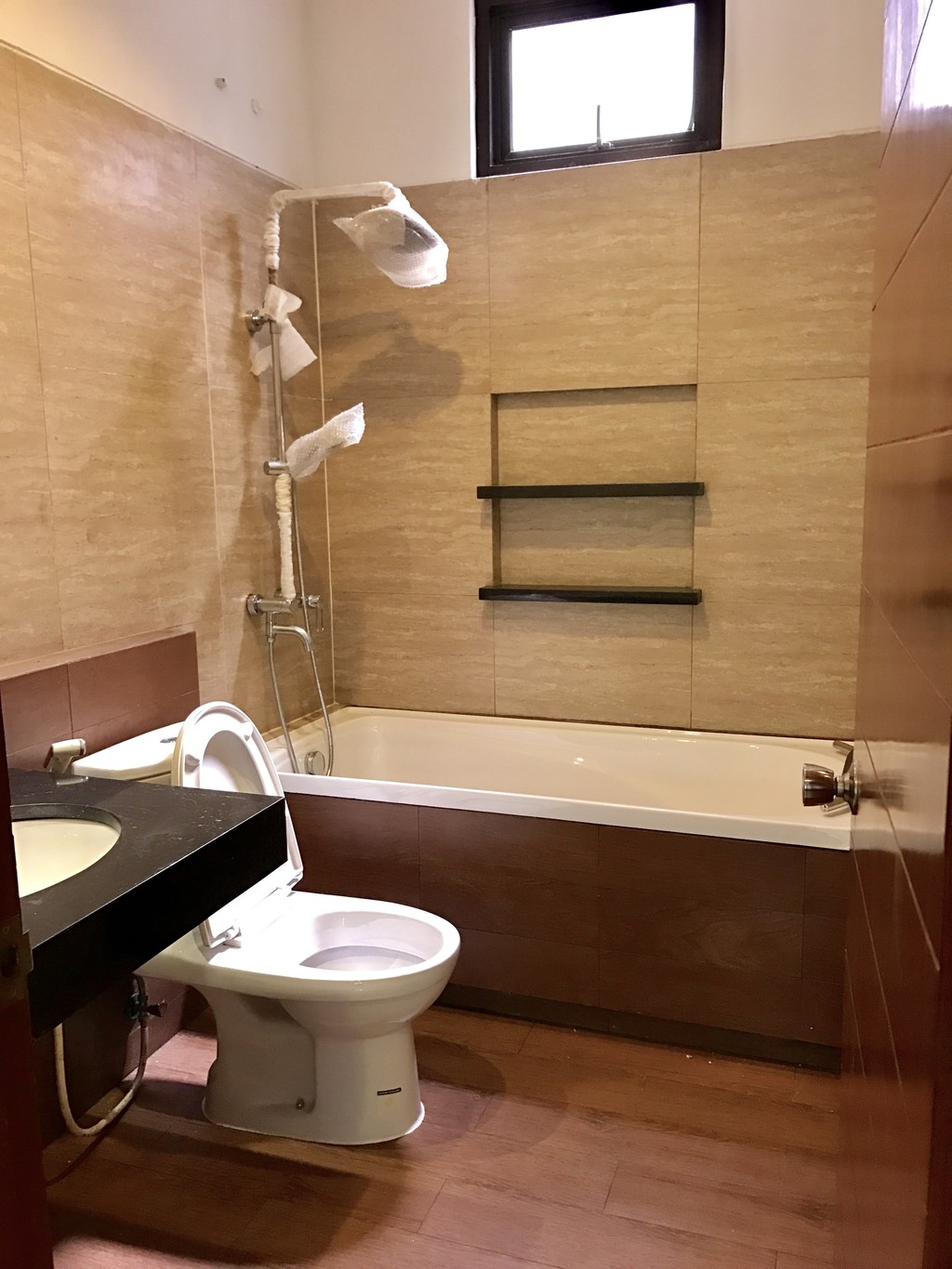 RUMAH MINIMALIS BRAND NEW DI CLUSTER EMERALD BINTARO JAYA #ANN