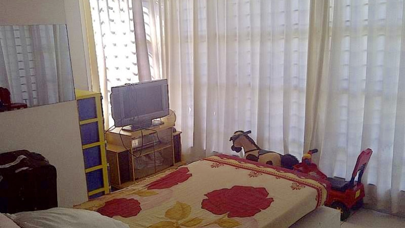 RUMAH MINIMALIS DEPAN TAMAN DI CLUSTER EMERALD GARDEN #ANN