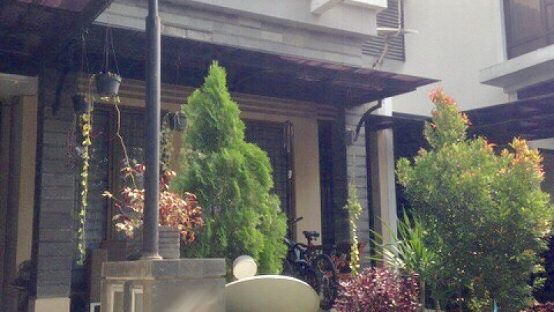 RUMAH MINIMALIS DEPAN TAMAN DI CLUSTER EMERALD GARDEN #ANN