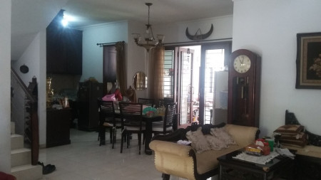 RUMAH SIAP HUNI SANGAT NYAMAN DAN ASRI DI BINTARO JAYA