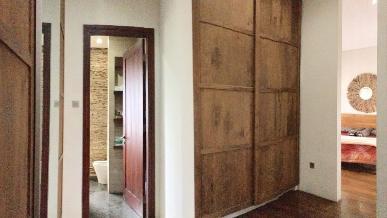 RUMAH MINIMALIS DENGAN SWIMMING POOL DI KEBAYORAN RESIDENCE BINTARO JAYA #JUN #ANN