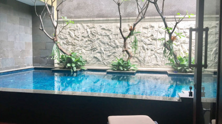 RUMAH MINIMALIS DENGAN SWIMMING POOL DI KEBAYORAN RESIDENCE BINTARO JAYA #JUN #ANN