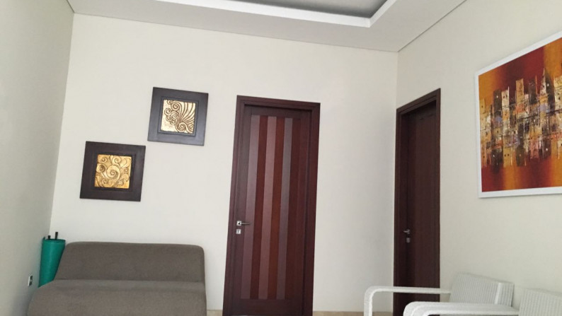 RUMAH MINIMALIS DENGAN SWIMMING POOL DI KEBAYORAN RESIDENCE BINTARO JAYA #JUN #ANN