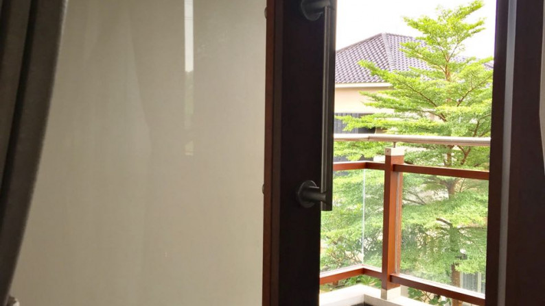 RUMAH MINIMALIS DENGAN SWIMMING POOL DI KEBAYORAN RESIDENCE BINTARO JAYA #JUN #ANN