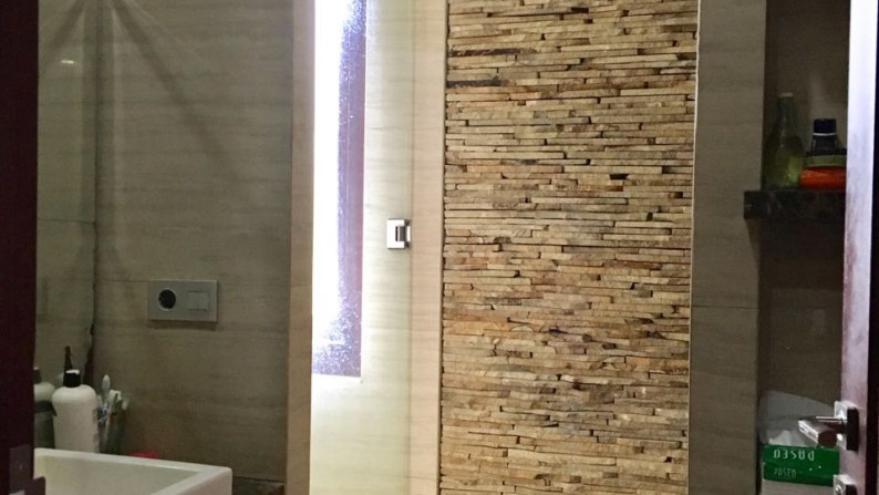 RUMAH MINIMALIS DENGAN SWIMMING POOL DI KEBAYORAN RESIDENCE BINTARO JAYA #JUN #ANN