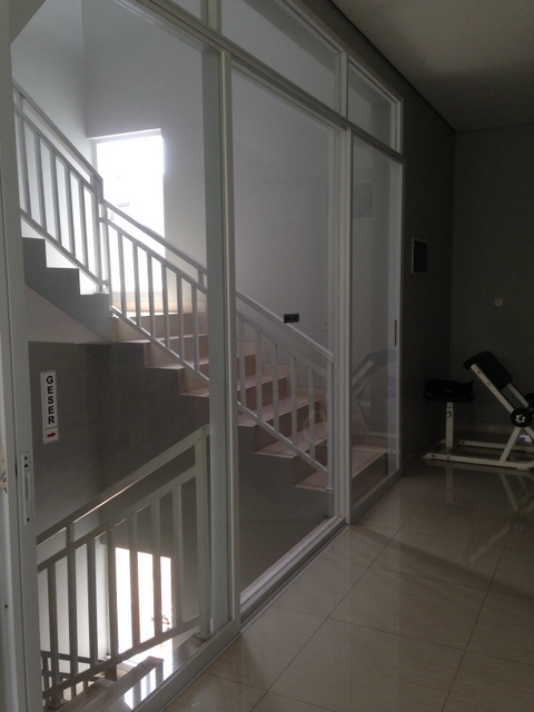 RUMAH NYAMAN DENGAN SWIMMING POOL DI PURI BINTARO JAYA SEKTOR 9