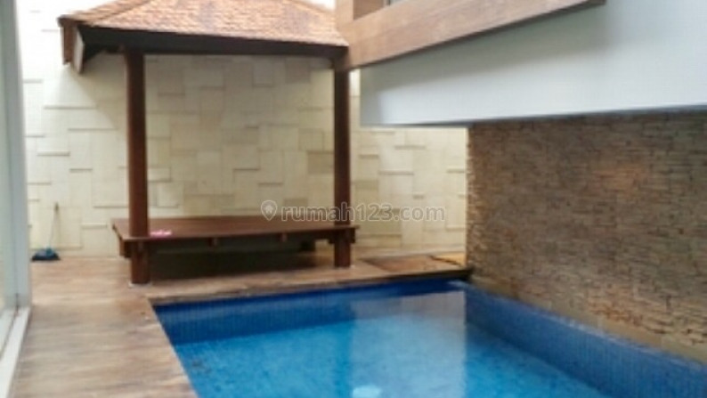 RUMAH MINIMALIS DAN NYAMAN DENGAN SWIMMING POOL DI PURI BINTARO #ANN