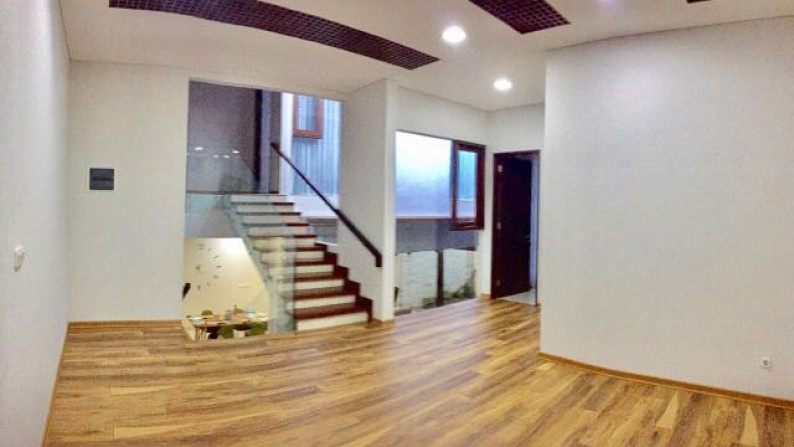 RUMAH MINIMALIS DAN NYAMAN DENGAN SWIMMING POOL DI PURI BINTARO #ANN