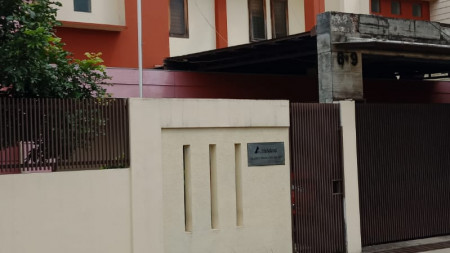 Dijual Rumah di Jl. Golf Arcamanik Bandung Rumah dengan nomor cantik dan strategis