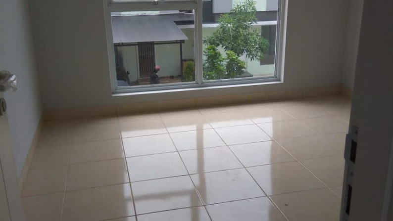 Rumah Siap Huni, Hunian Nyaman dan Strategis @Cluster The View, Serpong Jaya