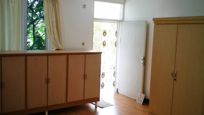 Jual Rumah di Simprug Golf, Kebayoran Lama, Prime Area