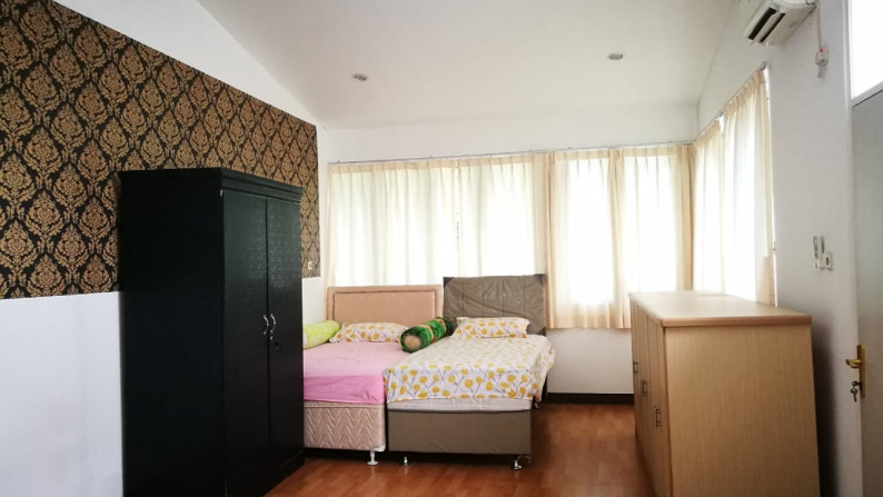 Jual Rumah di Simprug Golf, Kebayoran Lama, Prime Area