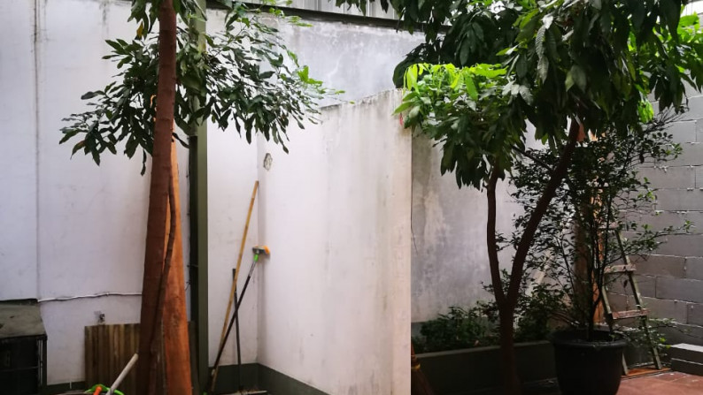 Jual Rumah di Simprug Golf, Kebayoran Lama, Prime Area