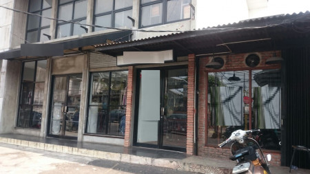 Dijual Ruko di jalan utama Bintaro, strategis, sangat cocok utk usaha Resto atau Distro