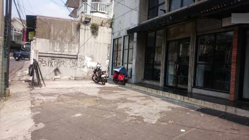 Dijual Ruko di jalan utama Bintaro, strategis, sangat cocok utk usaha Resto atau Distro