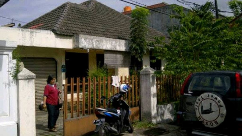 RUMAH STRATEGIS DI BINTARO SEKTOR 1