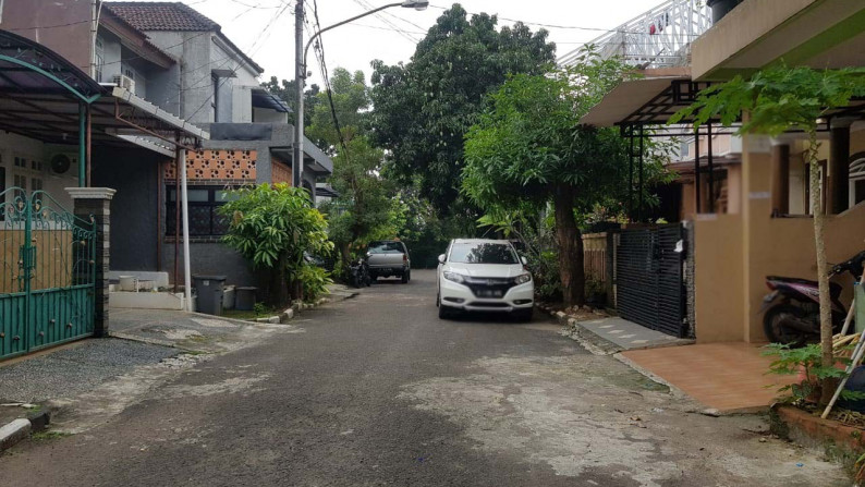 Rumah Siap Huni, Minimalis, dan Dalam Cluster @Taman Crista, Bintaro