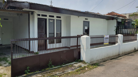 Dijual Rumah di daerah Margacinta Bandung