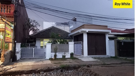 Rumah cantik di kawasan perumahan Jarapan kita perum karawaci