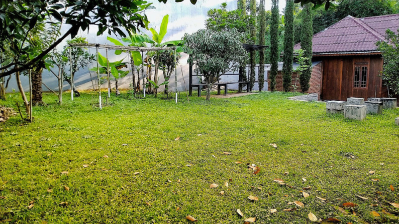 Dijual Rumah Nuansa Villa, Hitung Tanah + Kolan Renang Sayap Setiabudi Kota Bandung