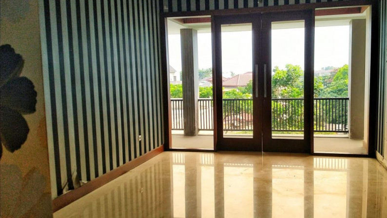 URGENT! Dijual Rumah Tinggal Lux Setraduta Lestari, Kota Bandung