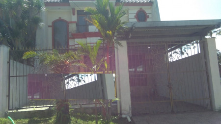 Rumah dijual atau disewakan Dian Istana Surabaya