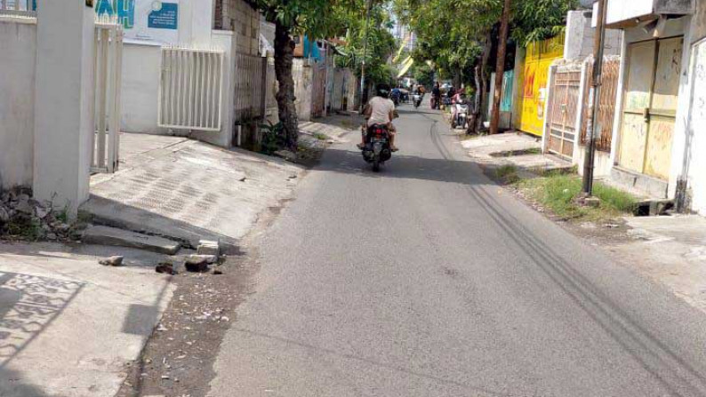 Rumah Kost di Raya Gresikan - Tambaksari, 32 Kamar Tidur (kamar mandi dalam), Aktif - TAN -