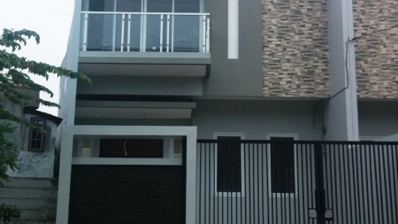 Rumah Minimalis bagus dan siap huni *0086-JEL*